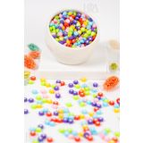 LANDOFACCESSORY 50 gr 4x7 Mm Plastik Yassı Kalp Emoji, Renkli Üzerine Beyaz Emoji Boncuk -(50 GRAM ~ 350 ADET)