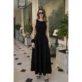 Laranor Siyah YASEMİN MODELİ Yuvarlak Yaka Gül Aksesuar Detaylı Şık Maxi Boy Kloş Elbise 25L8224