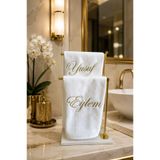 LARENİS 2’li Kadife 30x50 Dekoratif El Havlusu | Kişiye Özel İsim Nakışlı Beyaz Banyo Havlusu | Gold İşlemeli Lüks Misafir Havlusu
