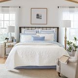 Laura Ashley Felicity Collection Yorgan Seti -%100 Pamuk, Tersine çevrilebilir, Tüm Mevsim Eşleşen Yastık Kılıfları, Ekstra Yumuşaklık için Önceden Yıkanmış, King, Beyaz