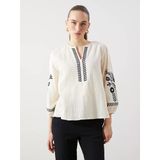 Lcwaıkıkı Classic Ekru Kaçık Yaka Nakışlı Oversize Kadın Bluz