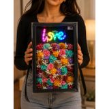 LED Işıklı Love Yazılı Premium Yapay Çiçek Aranjmanı – Şeffaf Asetat Kutuda