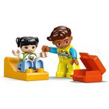 Lego 10447 19 Parça Duplo Ambulans ve Sürücü