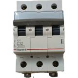Legrand Trifaze 3 x 32A C Tipi Otomatik Sigorta 3p C 32A 4.5ka 403345 - 433345