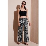 Lela Desenli Standart Fit Yüksek Bel Geniş Paça Bayan Pantolon 5869019 SİYAH