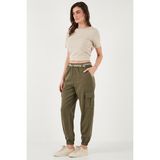 Lela Pamuklu Standart Fit Normal Bel Lastikli Paça Kemerli Jogger Pantolon Bayan Pantolon 668YP5045 - Haki