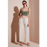 Lela Regular Fit Normal Bel Geniş Paça Bayan Pantolon 5866117 TAŞ