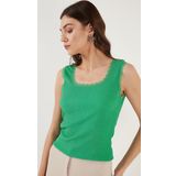 Lela Slim Fit Kalın Askılı Dantelli Kare Yaka Bürümcük Bayan Atlet 5864979 BENETTON