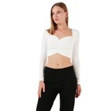 Lela Slim Fit Kalp Yaka Önü Büzgülü Crop Bluz Bayan BLUZ 5865401