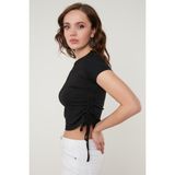 Lela Yanlardan Büzgülü Kısa Kollu Crop Bluz Bayan Bluz 5864010 - Siyah