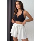 Lesa Wear Kadın Spor Şort Yüksel Bel Tasarımı ile Günlük Kullanım için Rahat ve Modern - Beyaz