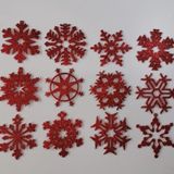 Leylaser Kırmızı Kar Tanesi Simli Eva Ağaç ve Hediye Süsü 8X8CM 12 Li