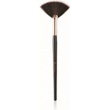 Lisinya Siyah Yelpaze Highlighter Fırçası 576