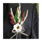 Lora Davet Damat ve Arkadaşları için Yaka çiçeği - Çok Renkli 54625