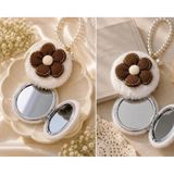 Louesse Beauty Lüks Çiçek Detaylı Peluş Cep Aynası Inci Askılı | Premium Kadın Çanta Aynası | Sevgiliye & Kadınlara Şık Hediye - Kahverengi