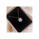Lovera Jewellery 925 Ayar Gümüş Sertifikalı Baget Taşlı Lotus Çiçeği Kolye Kadın Zarif Minimal Gümüş Takı Sevgiliye Özel Gün Doğum Günü Hediyesi Günlük Şık Tasarım