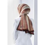 LÜKS MEDİNE İPEĞİ BATİK DESENLİ GÜL KURUSU RENKLİ 75X195 KIRIŞMAZ ŞAL MOSS KREP DİKİŞ TİPİ İTALYAN DİKİŞLİ