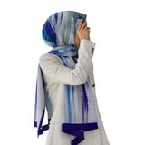 LÜKS MEDİNE İPEĞİ ÇİZGİ DESENLİ SAKS RENKLİ 75X195 KIRIŞMAZ ŞAL MOSS KREP DİKİŞ TİPİ İTALYAN DİKİŞLİ