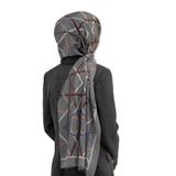 LÜKS MEDİNE İPEĞİ ÇİZGİLİ DESENLİ GRİ RENKLİ 75X195 KIRIŞMAZ ŞAL MOSS KREP DİKİŞ TİPİ İTALYAN DİKİŞLİ