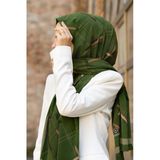 LÜKS MEDİNE İPEĞİ GEOMETRİK DESENLİ ZÜMRÜT YEŞİLİ - BEJ RENKLİ 75X195 KIRIŞMAZ ŞAL MOSS KREP DİKİŞ TİPİ İTALYAN DİKİŞLİ