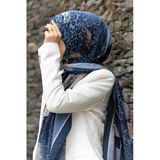 LÜKS MEDİNE İPEĞİ LEOPAR DESENLİ İNDİGO - BEJ RENKLİ 75X195 KIRIŞMAZ ŞAL MOSS KREP DİKİŞ TİPİ İTALYAN DİKİŞLİ