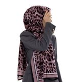 LÜKS MEDİNE İPEĞİ LEOPAR DESENLİ PUDRA RENKLİ 75X195 KIRIŞMAZ ŞAL MOSS KREP DİKİŞ TİPİ İTALYAN DİKİŞLİ
