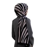 LÜKS MEDİNE İPEĞİ ZEBRA DESENLİ SİYAH - SÜTLÜKAHVE RENKLİ 75X195 KIRIŞMAZ ŞAL MOSS KREP DİKİŞ TİPİ İTALYAN DİKİŞLİ