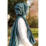 LÜKS MEDİNE İPEĞİ ZEBRA DESENLİ ZÜMRÜT YEŞİLİ RENKLİ 75X195 KIRIŞMAZ ŞAL MOSS KREP DİKİŞ TİPİ İTALYAN DİKİŞLİ