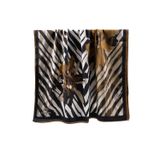 LÜKS MEDİNE İPEĞİ ZEBRA VE ÇİÇEK DESENLİ HARDAL RENKLİ 75X195 KIRIŞMAZ ŞAL MOSS KREP DİKİŞ TİPİ İTALYAN DİKİŞLİ