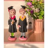 Lüks Polyester Mezun Öğrenci Biblo 2’li Set 20 cm Dekoratif Reçine Heykel Yeni Mezun & Okul Hediyesi