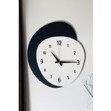 LUPOKRAFT Dekoratif Yeni Modern Alkaid Ahşap Duvar Saati 48 cm SİYAHBEYAZ 48 x 48