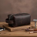 Luqa Leather, El Yapımı Hakiki Deri Seyahat Makyaj Çantası | Erkek Kadın Bakım Organizeri | Premium & El Işçiliği | Seyahat Çantası - Koyu Kahverengi