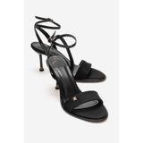 LuviShoes ARLETTE Siyah Kadın İnce Topuklu Ayakkabı
