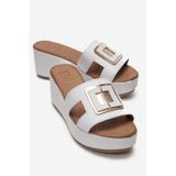 LuviShoes HIOLA Beyaz Hakiki Deri Tokalı Kadın Dolgu Topuklu Terlik