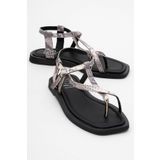 LuviShoes JAMİE Siyah Beyaz Desenli Hakiki Deri Kadın Parmak Arası Sandalet