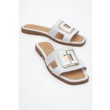 LuviShoes MİLLİE Beyaz Hakiki Deri Tokalı Kadın Terlik