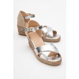 LuviShoes MİRİA Gümüş Hakiki Deri Çapraz Bantlı Kadın Dolgu Topuklu Sandalet