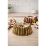 Luxxa Home Arden Döküm Kek Kalıbı 26cm Gold
