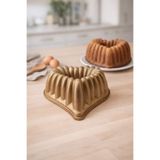 Luxxa Home Kalp Kek Kalıbı Gold