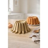 Luxxa Home Star Döküm Kek Kalıbı 25cm Gold