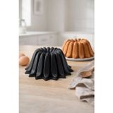 Luxxa Home Star Döküm Kek Kalıbı 25cm Siyah