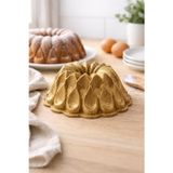 Luxxa Home Stilla Döküm Kek Kalıbı 26cm Gold