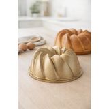 Luxxa Home Tufan Döküm Kek Kalıbı 26cm Gold