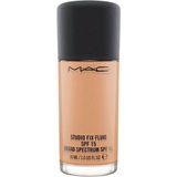 M.A.C Studio Fix Fluid Spf 15 Aydınlatıcı 30 ml Tüm Cilt Tipleri İçin Kolajen İçeren Fondöten - NC20