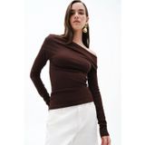 Madmext Kahverengi Kadın Off Shoulder Uzun Kollu Bluz MG2567