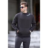 Madmext Siyah Bisiklet Yaka Nakış Detaylı Cepli Erkek Sweatshirt 7049