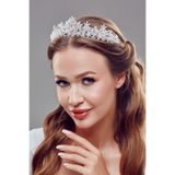 Magic Tiara İnci Detaylı Kristal Taşlı Gelin Tacı – Zarif ve Işıltılı Tasarım