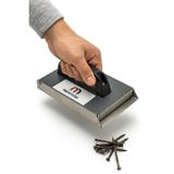 Magneteksan Kapaklı El Mıknatısı – 50 KG Çekim Gücü, Seramik (Ferrit) Tip Güçlü Mıknatıs – Hurda ve Metal Toplama, Fabrika ve Atölyelerde İş Güvenliği ve Zemin Temizliği İçin Endüstriyel Mıknatıs