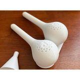 Maracas Salt and Pepper Shaker - Marakas Şeklinde Eğlenceli Baharatlık Seti - Mutfak İçin Müzikal Tasarım Tuzluk ve Karabiberlik - Ritimli Yemek Sunum Aksesuarı ve Yaratıcı Hediye