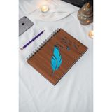 Markcat Kuşlu Tüy Desenli A5 Spiralli Ahşap Defter - Çizgisiz - Ajanda (Ahşap Rengi Ceviz)